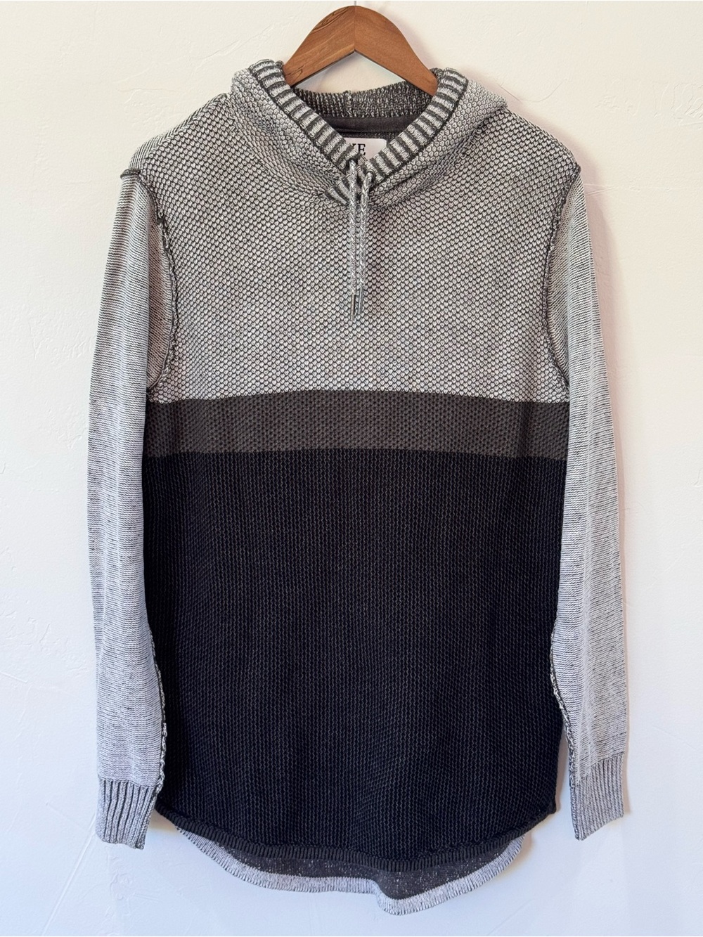 BKE Buckle Cotton Blend Color Block Gray Black Hooded Sweater Men's Size Medium